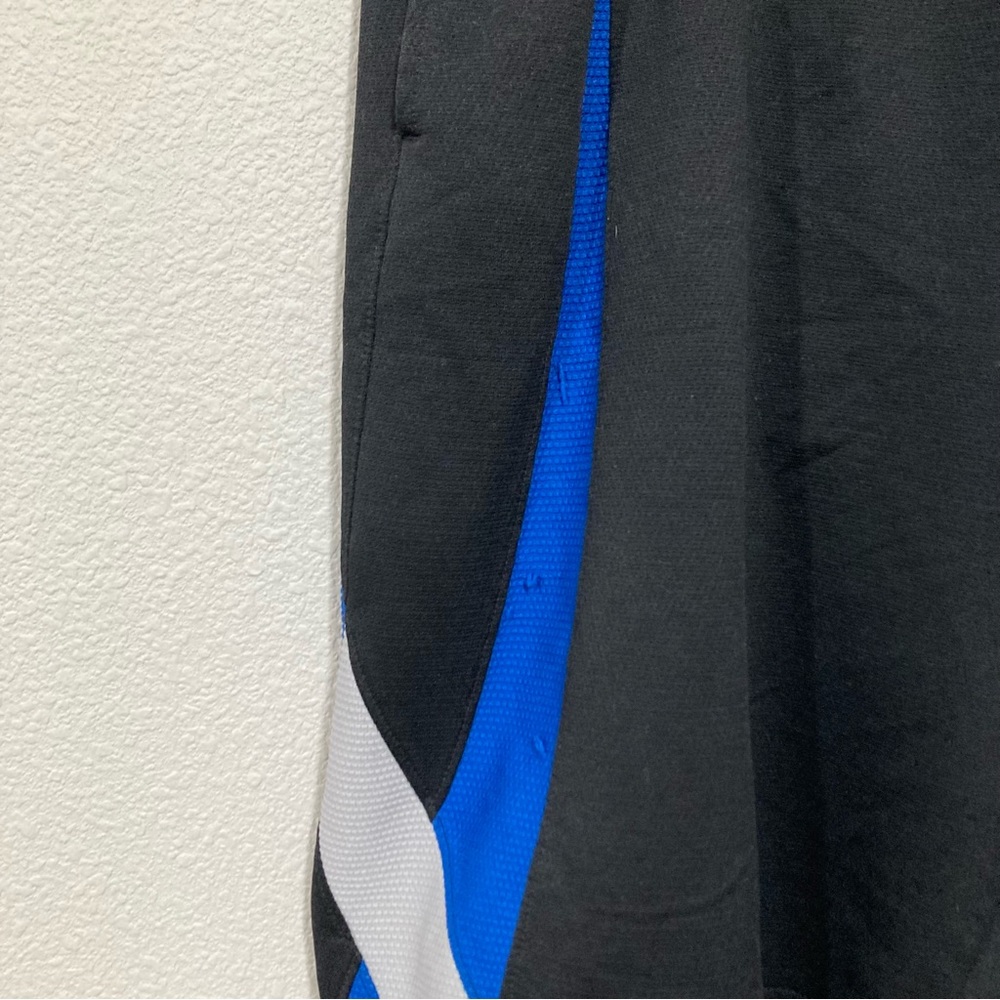 Champs shorts - Picture 4 of 7